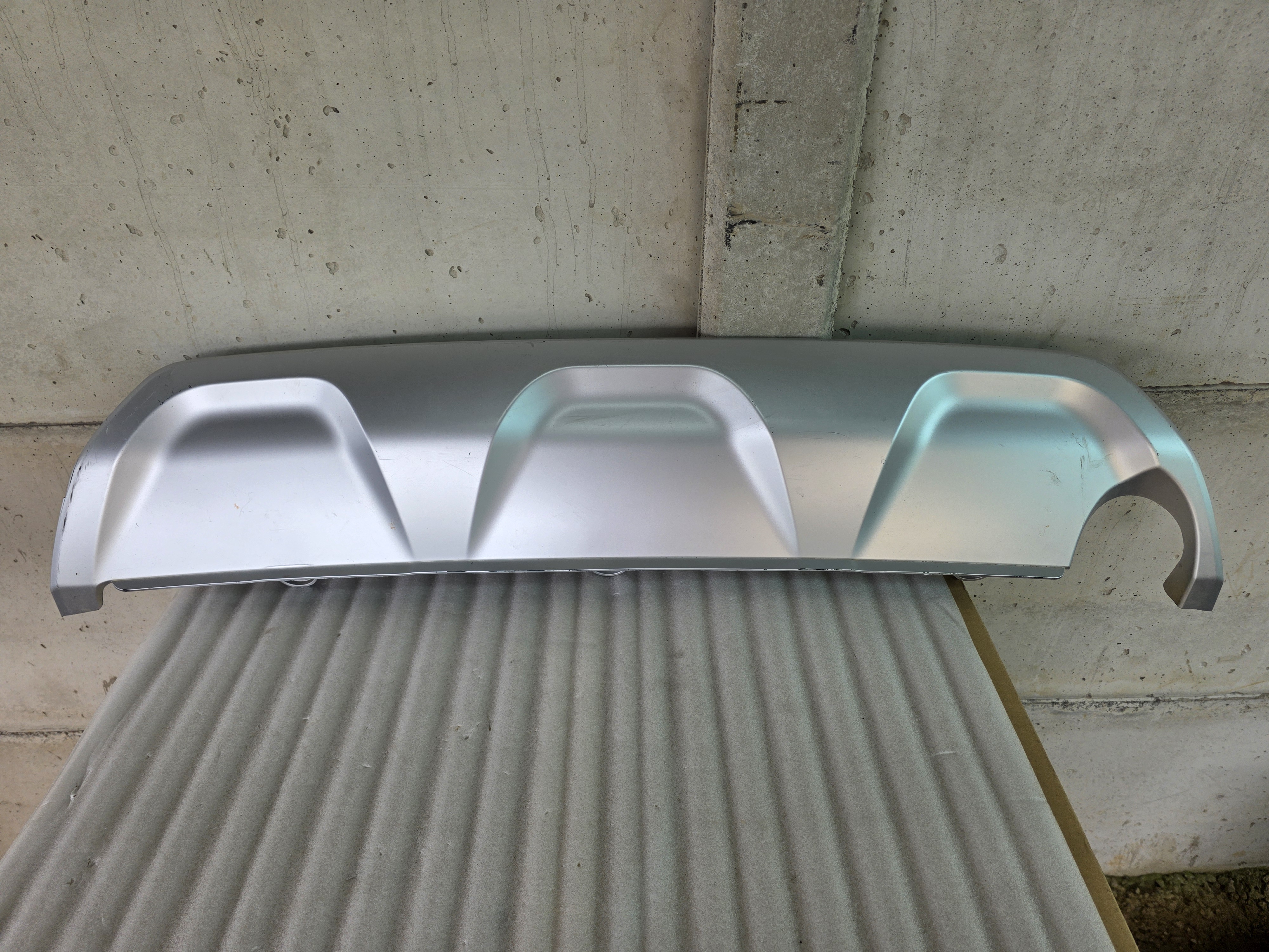 DIFUNSOR INFERIOR BUMPER TRASERO GEELY GX3 PRO