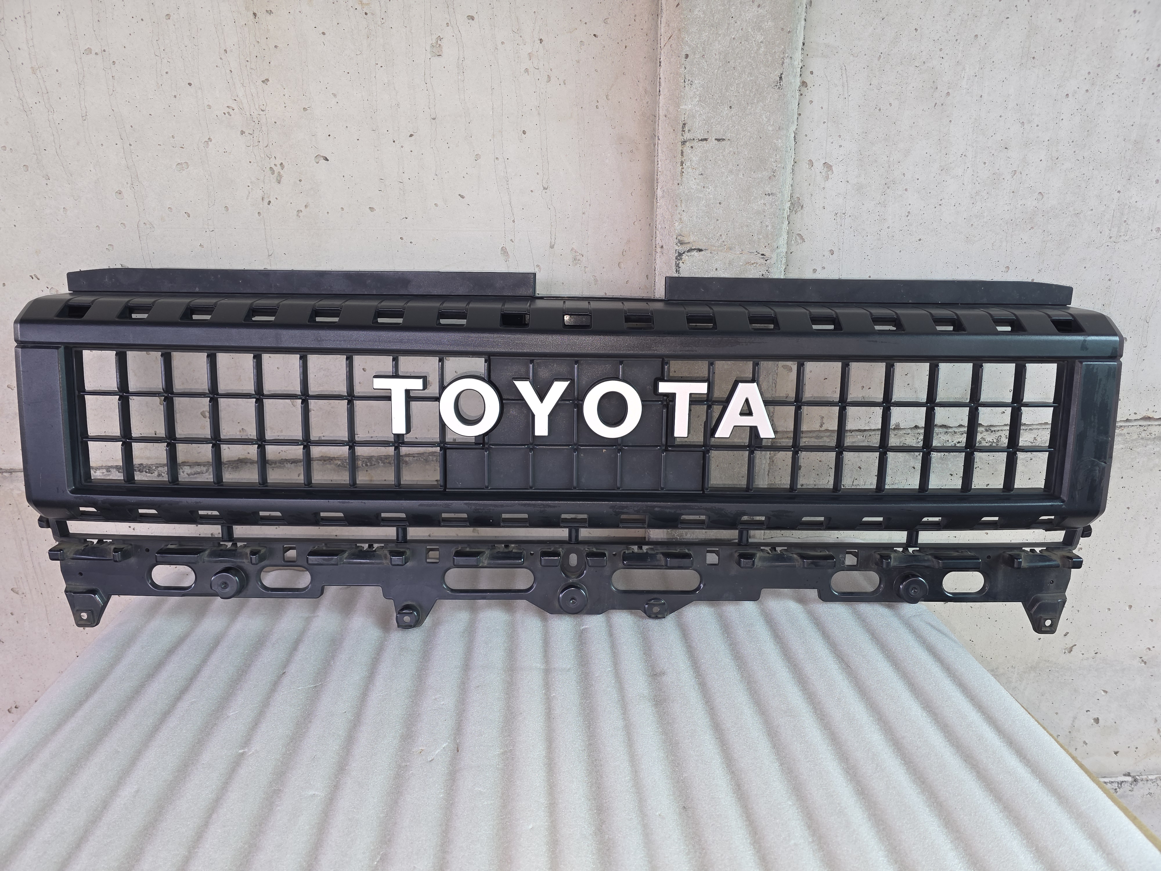 PARRILLA BUMPER DELANTER TOYOTA LAND CRUISER PRADO