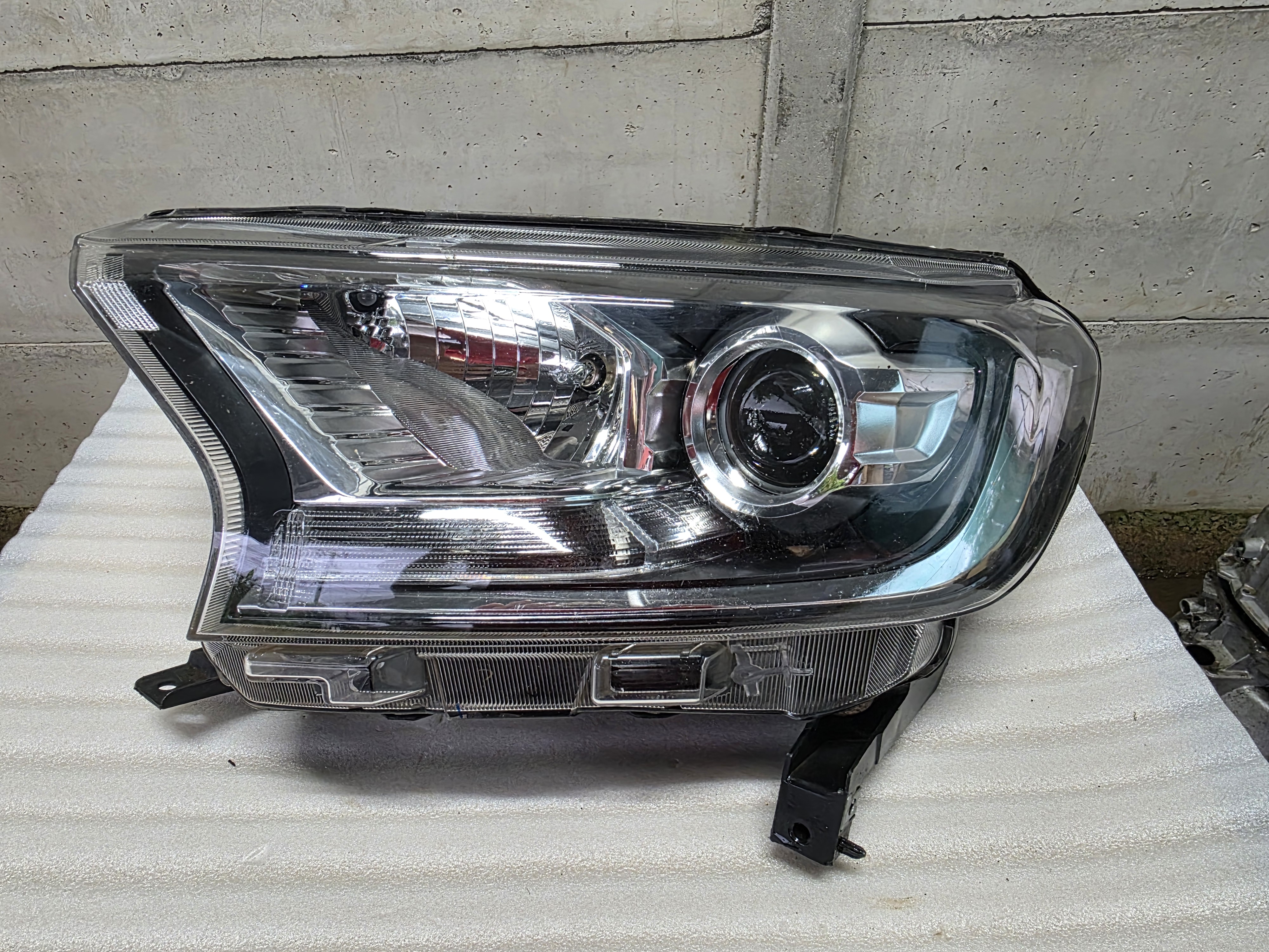 FAROL PRINCIPAL LH FORD RANGER