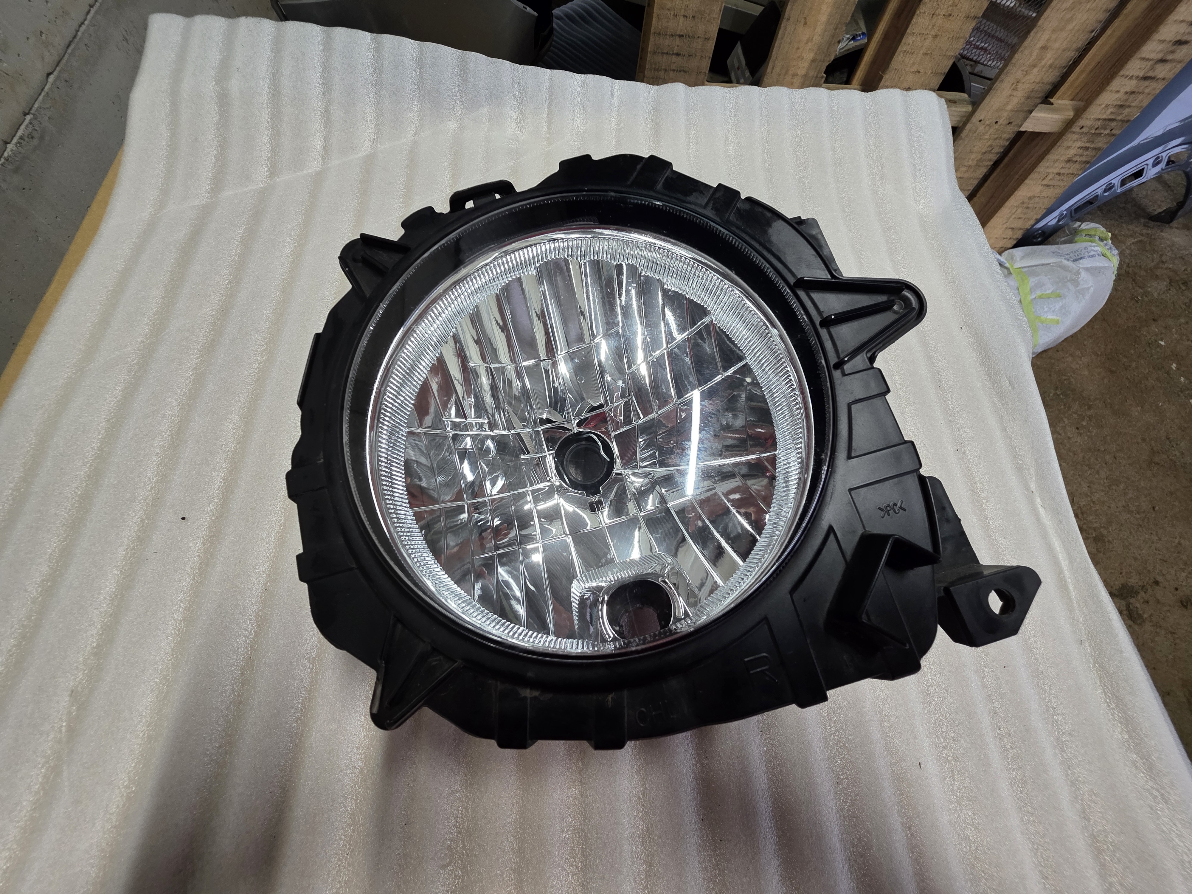 FAROL PRINCIPAL RH SUZUKI JIMNY