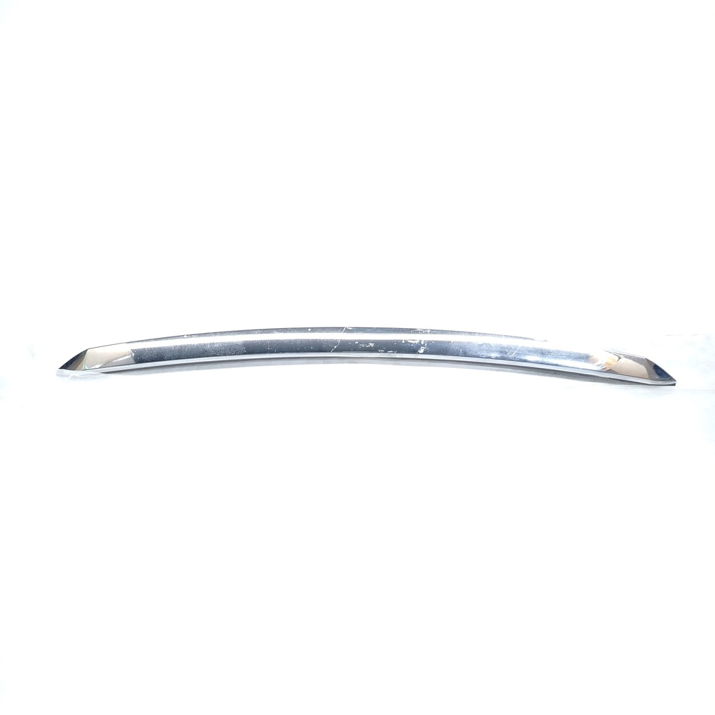 Moldura Frontal Tapa de Motor Toyota