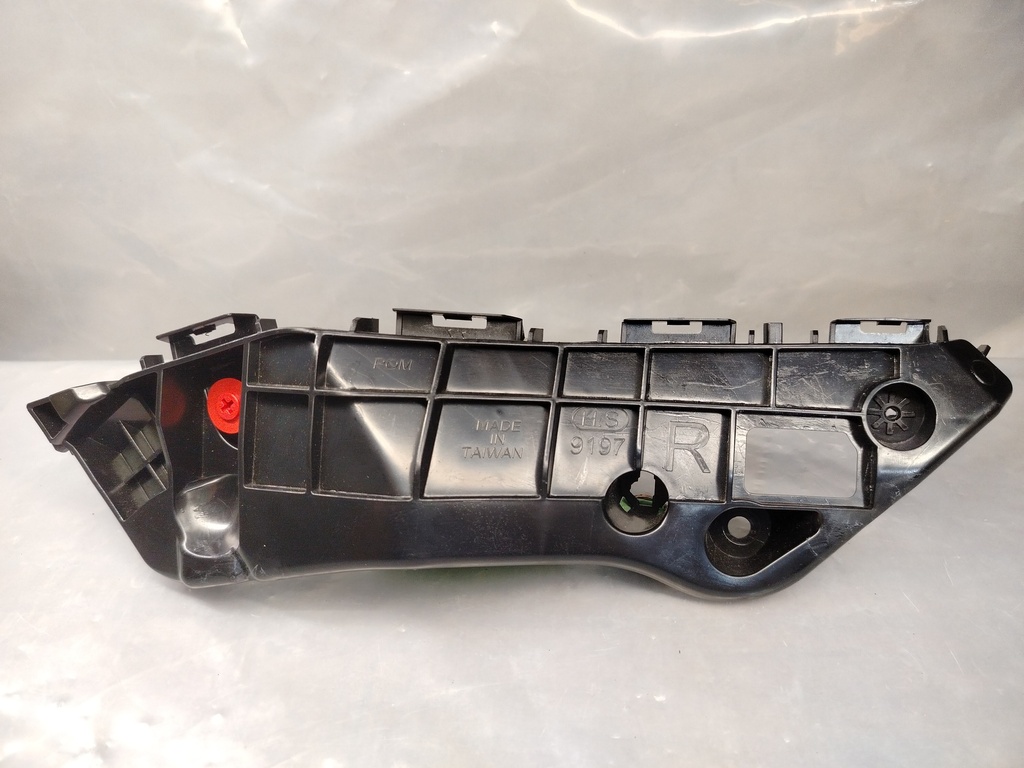 Soporte Derecho Bumper Delantero Toyota