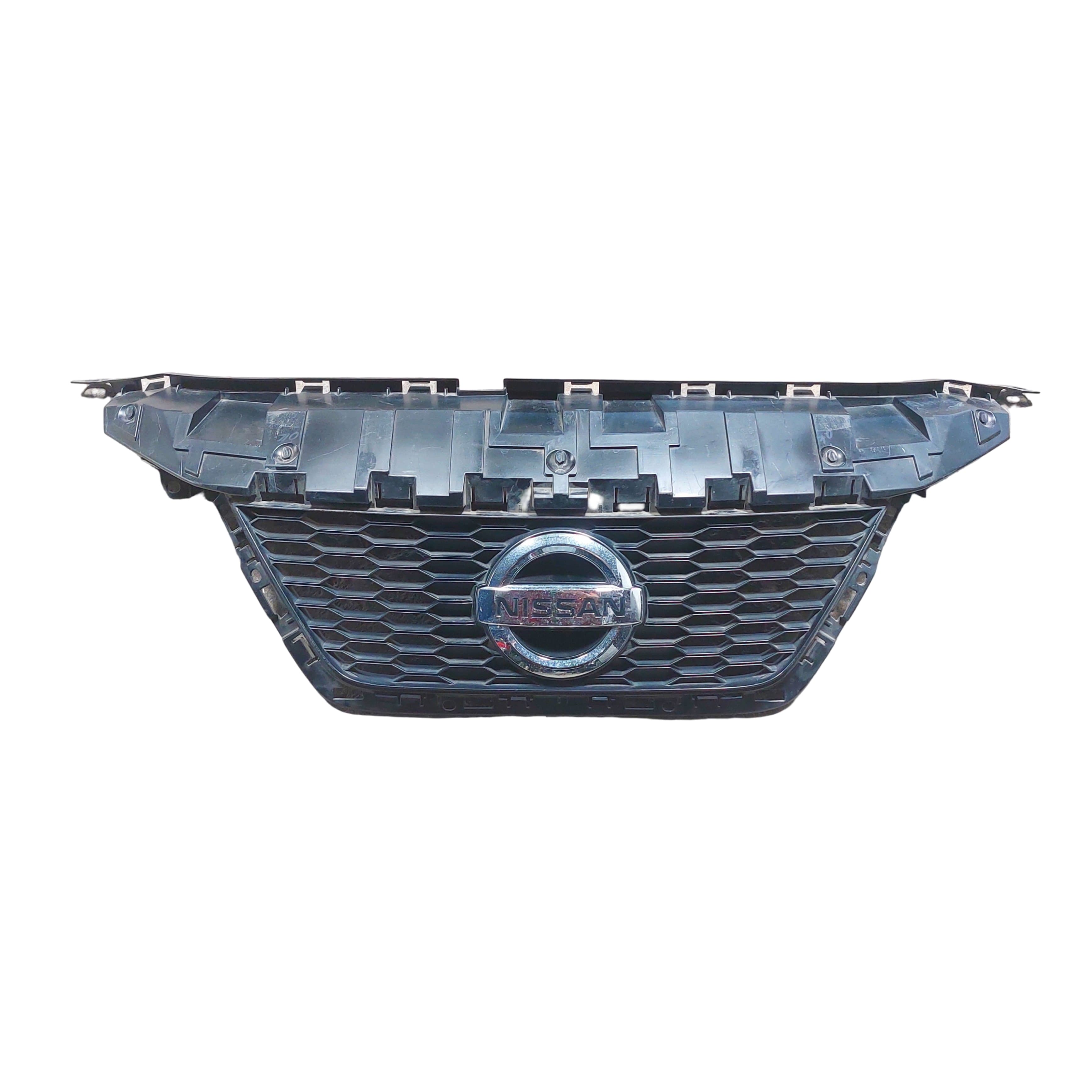 Parrilla Frontal Nissan Versa