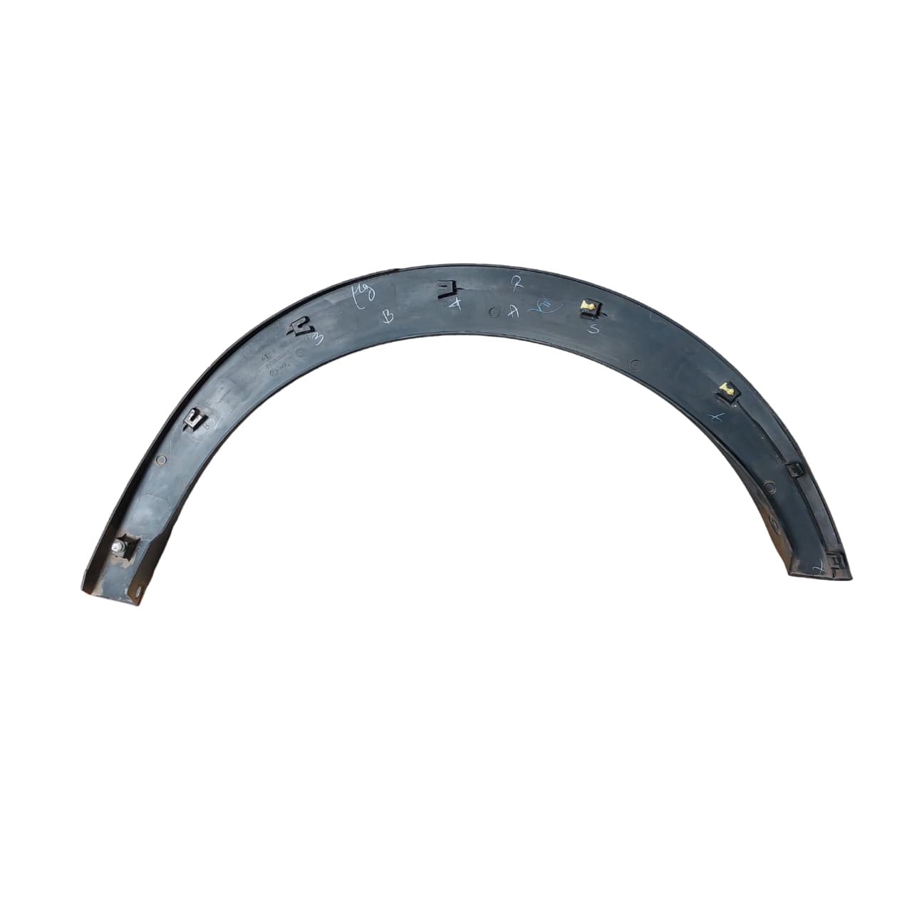 Moldura Guardabarros Trasero Derecho Nissan