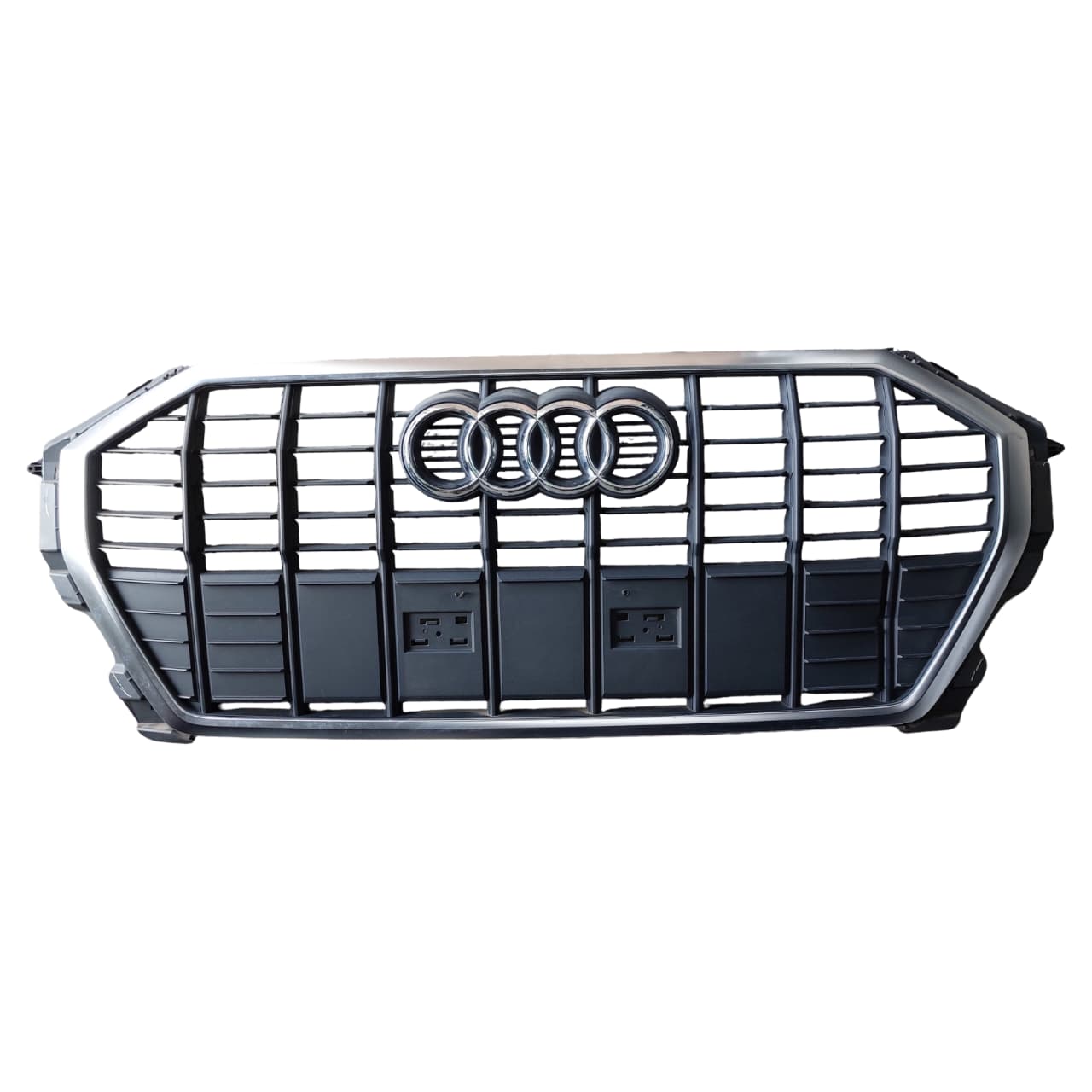 Parrilla Central Audi Q3