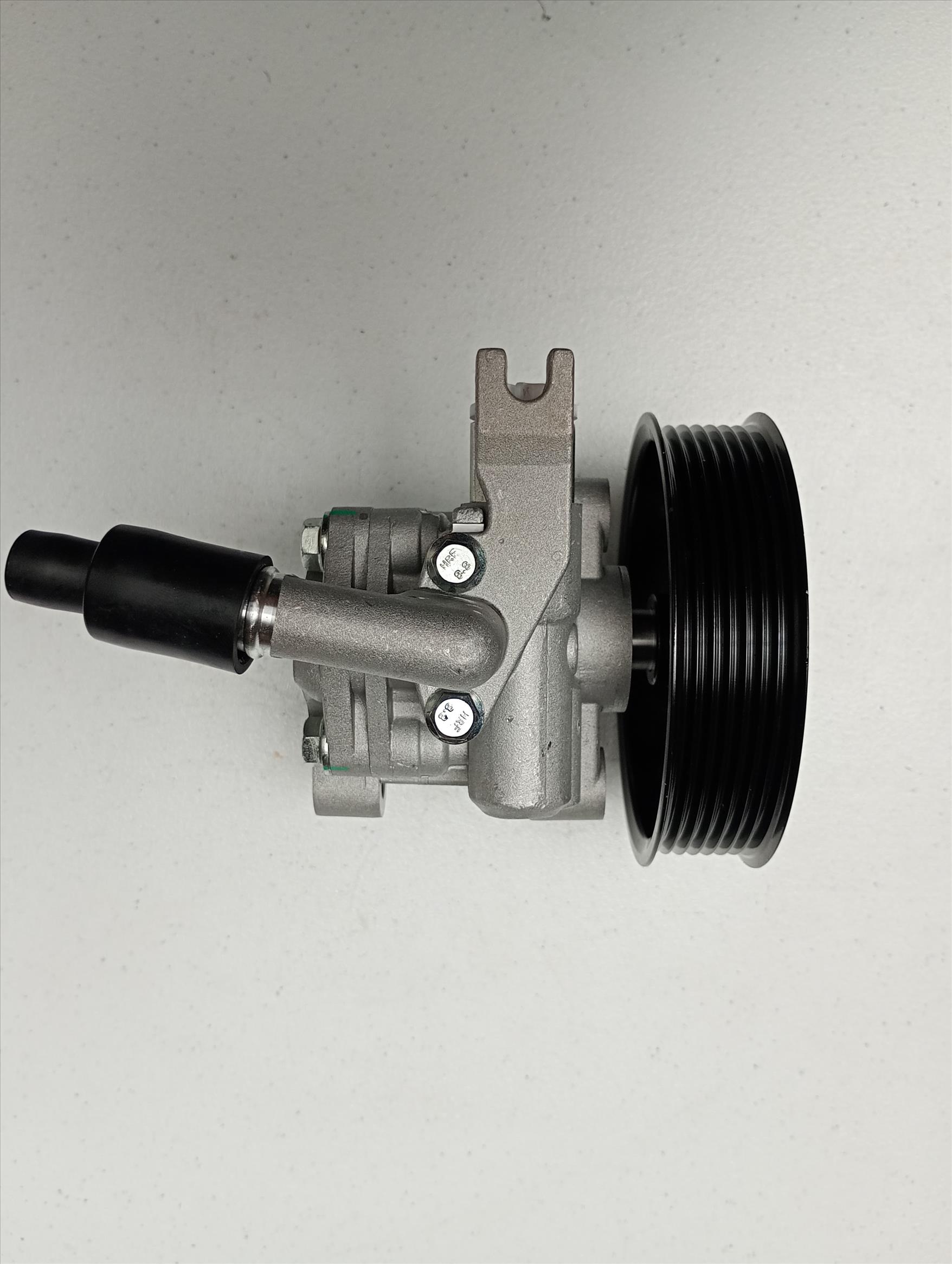 BOMBA DE DIRECCION HIDRAULICA HYUNDAI H1/H100/SORENTO 07-16 D4CB NEW AIR