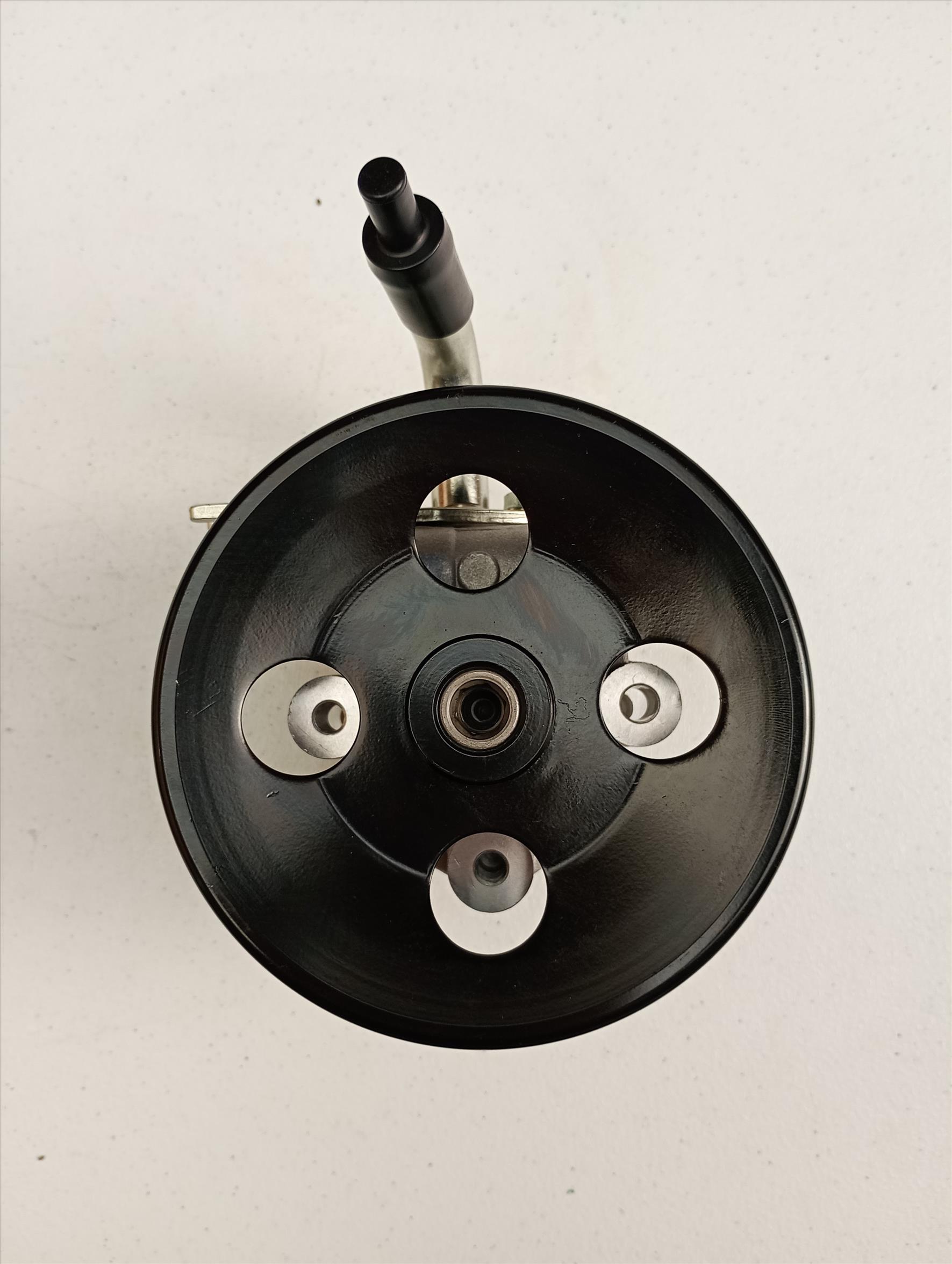 BOMBA DE DIRECCION HIDRAULICA HYUNDAI TUCSON/ SPORTAGE 04-10 D4EA DIESEL NEW AIR