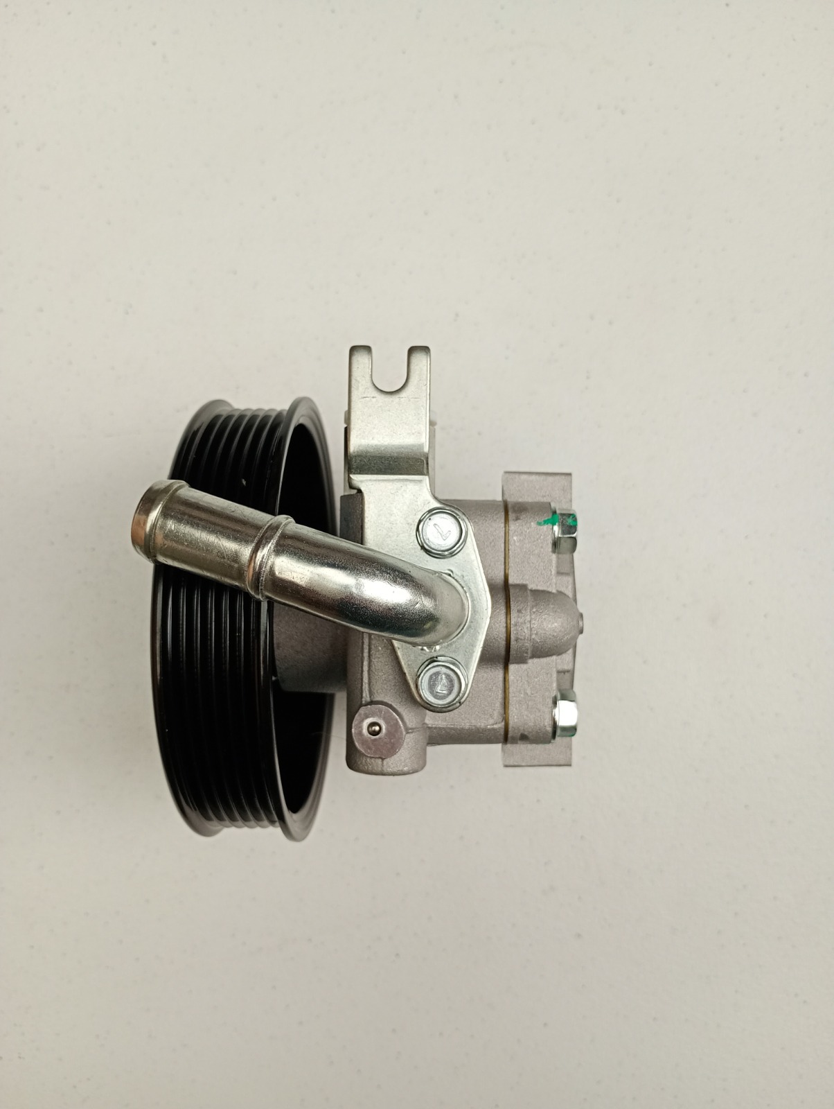 BOMBA DE DIRECCION HIDRAULICA KIA SORENTO 10-14 D4HA/D4HB NEW AIR